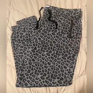 Celebrity Pink Cheetah Curvy Joggers | Size: XL